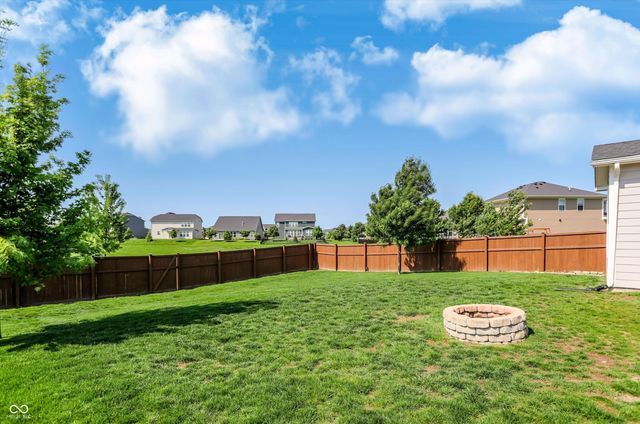 15887 W Rail Drive, Westfield, IN 46074