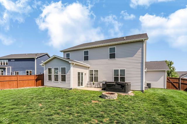 15887 W Rail Drive, Westfield, IN 46074