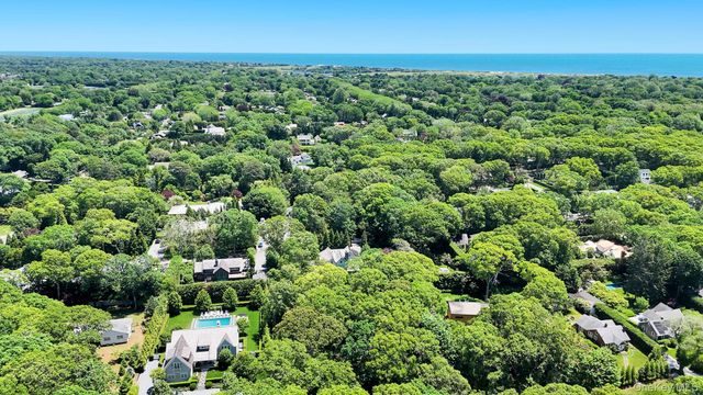 64 Cove Hollow Road, East Hampton, NY 11937