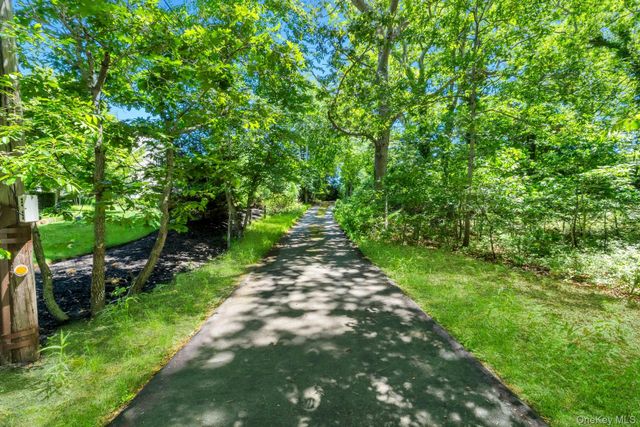 64 Cove Hollow Road, East Hampton, NY 11937