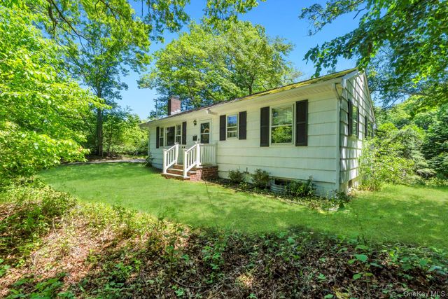 64 Cove Hollow Road, East Hampton, NY 11937
