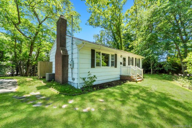 64 Cove Hollow Road, East Hampton, NY 11937