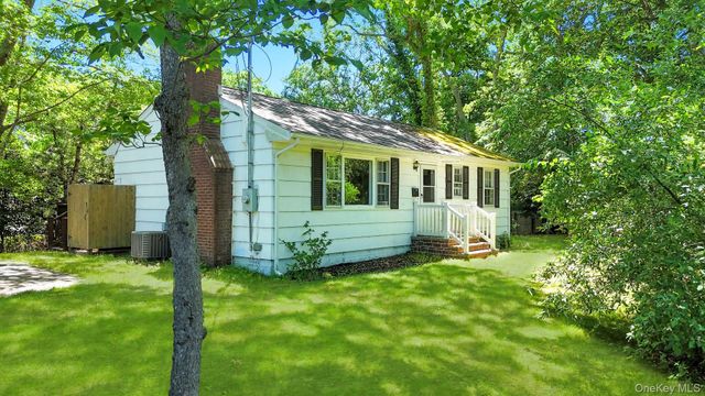 64 Cove Hollow Road, East Hampton, NY 11937
