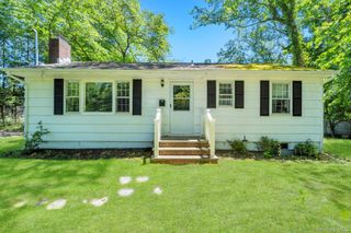 64 Cove Hollow Road, East Hampton, NY 11937