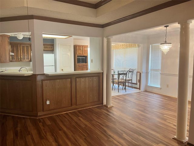 7640 Grassland Drive, Fort Worth, TX 76133