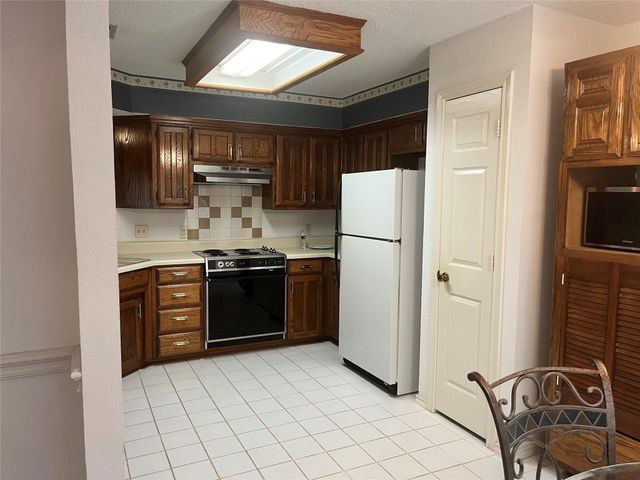 7640 Grassland Drive, Fort Worth, TX 76133