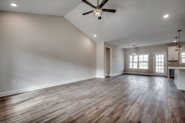 415 St. John Rd., Galivants Ferry, SC 29544