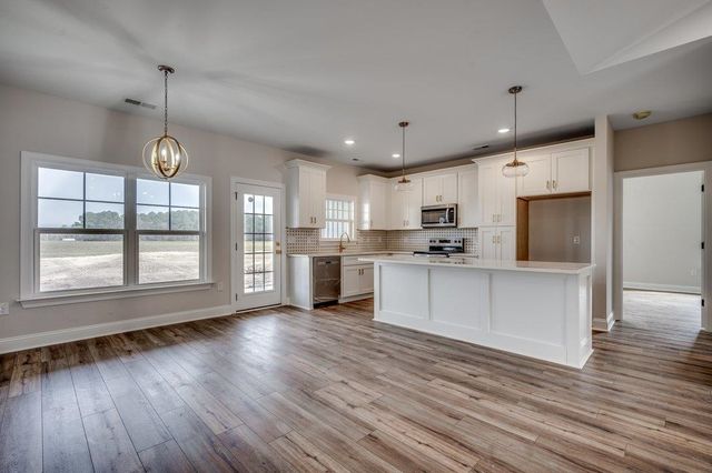 415 St. John Rd., Galivants Ferry, SC 29544