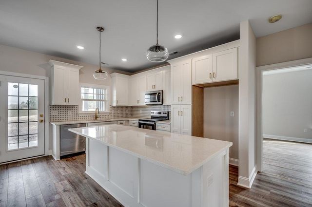 415 St. John Rd., Galivants Ferry, SC 29544