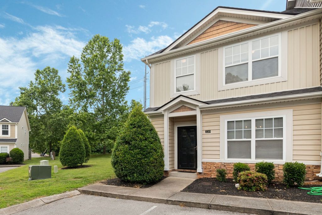 1515 Bridgecrest Dr Unit 220, Antioch, TN 37013