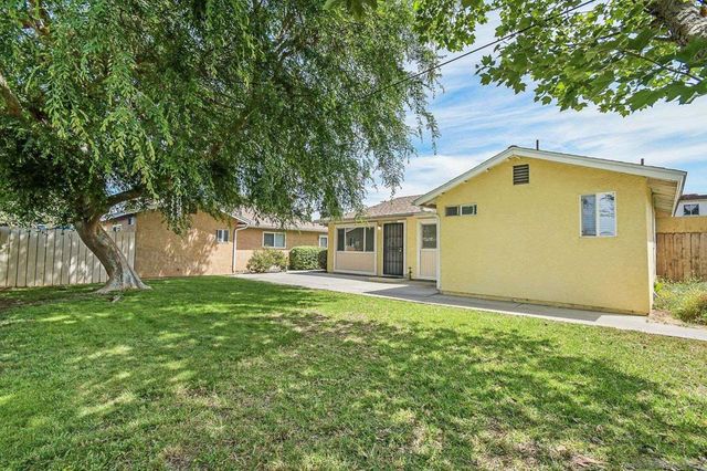 1351 E MADISON AVE, El Cajon, CA 92021