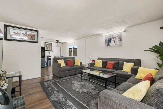 1351 E MADISON AVE, El Cajon, CA 92021