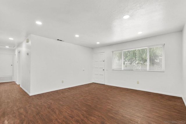 1351 E MADISON AVE, El Cajon, CA 92021