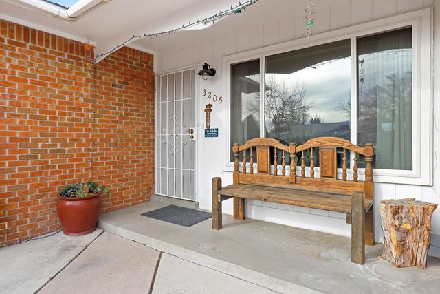 3205 Bahama Street NE, Albuquerque, NM 87111