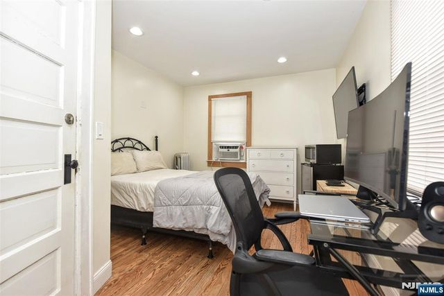 111 Teaneck Road, Teaneck, NJ 07666