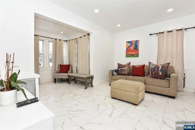 111 Teaneck Road, Teaneck, NJ 07666