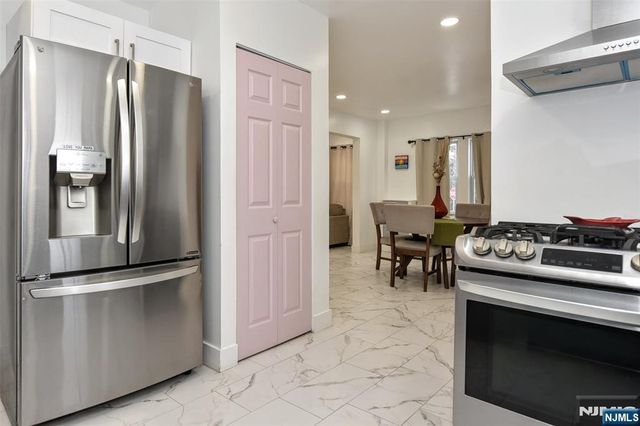 111 Teaneck Road, Teaneck, NJ 07666