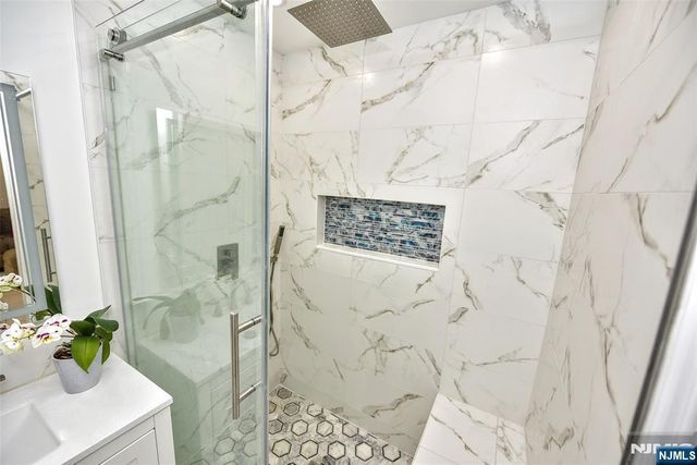 111 Teaneck Road, Teaneck, NJ 07666