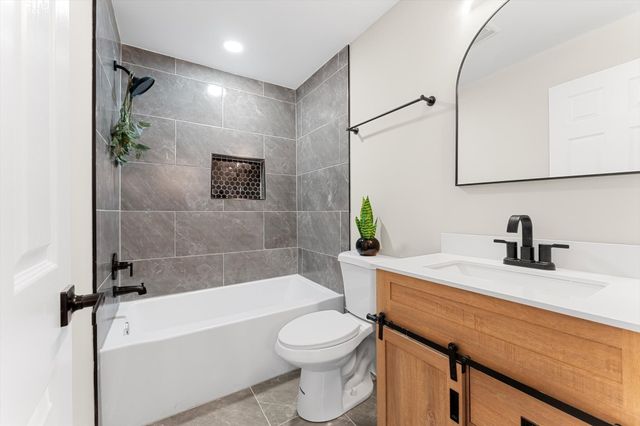 920 N 2nd St, Nashville, TN 37207