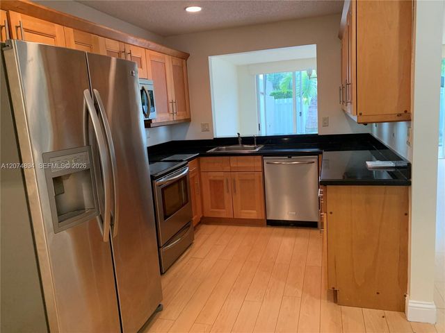 4447 NW 98th Avenue, Doral, FL 33178