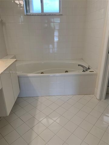 4447 NW 98th Avenue, Doral, FL 33178