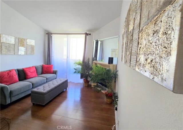 5143 Bakman 417, North Hollywood, CA 91601