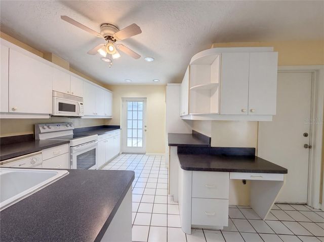 1301 LUCAYA AVENUE, Venice, FL 34285