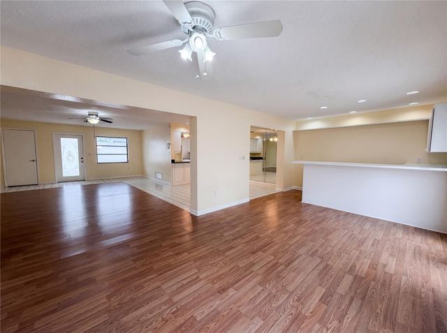 1301 LUCAYA AVENUE, Venice, FL 34285