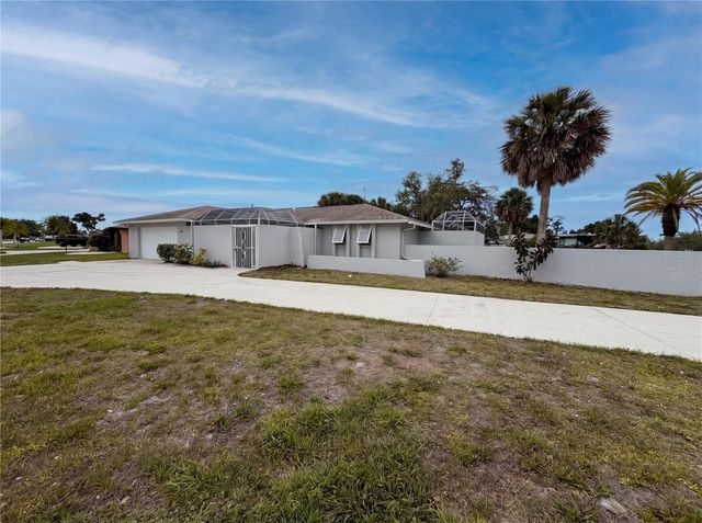 1301 LUCAYA AVENUE, Venice, FL 34285