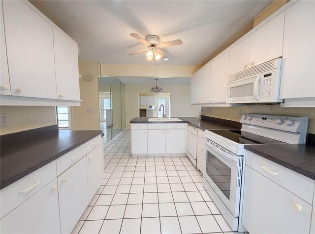 1301 LUCAYA AVENUE, Venice, FL 34285