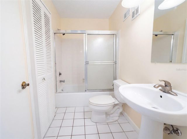 1301 LUCAYA AVENUE, Venice, FL 34285