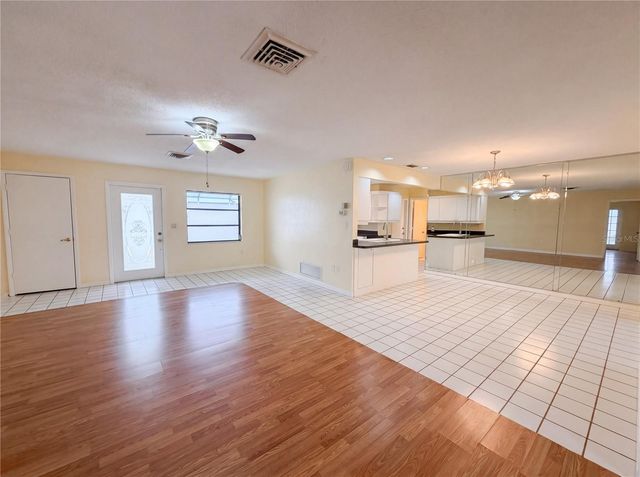 1301 LUCAYA AVENUE, Venice, FL 34285