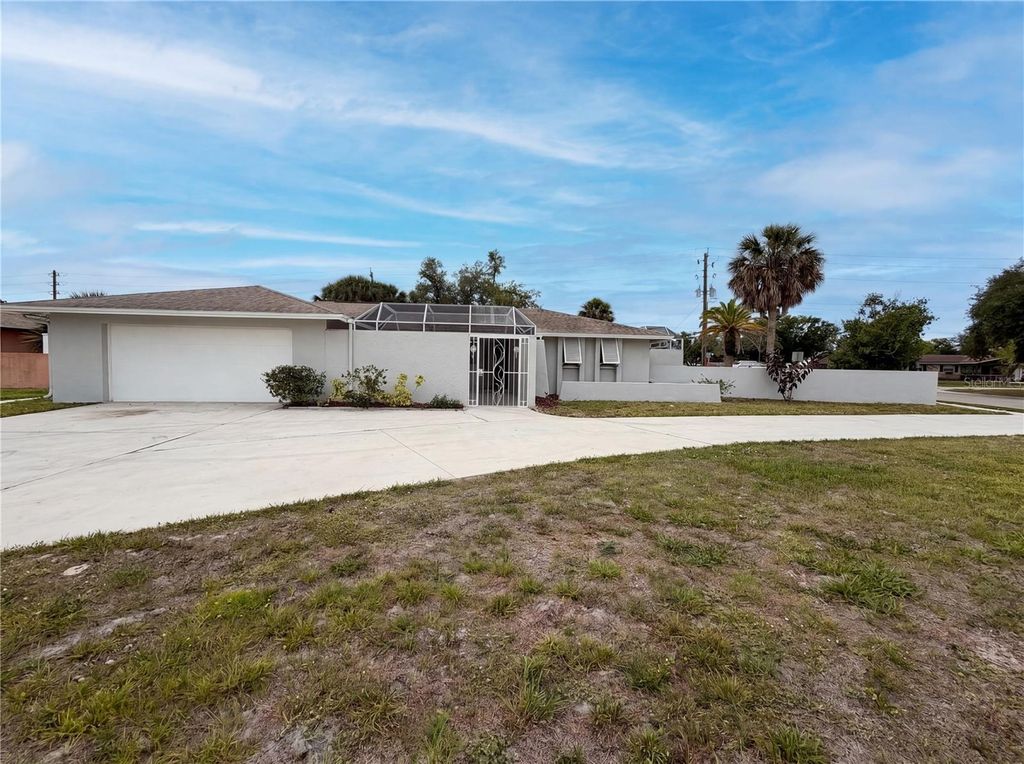 1301 LUCAYA AVENUE, Venice, FL 34285