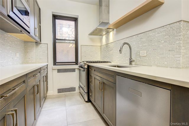 67-76 Booth Street GE, Forest Hills, NY 11375