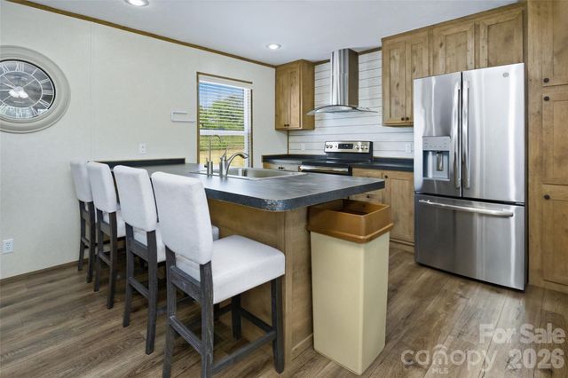 123 Big Oak Road, Hendersonville, NC 28792