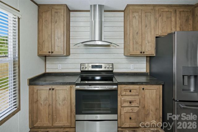 123 Big Oak Road, Hendersonville, NC 28792