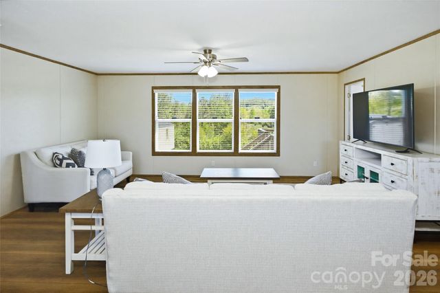 123 Big Oak Road, Hendersonville, NC 28792