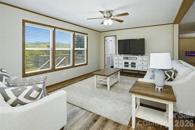 123 Big Oak Road, Hendersonville, NC 28792