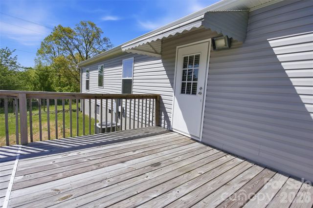 123 Big Oak Road, Hendersonville, NC 28792