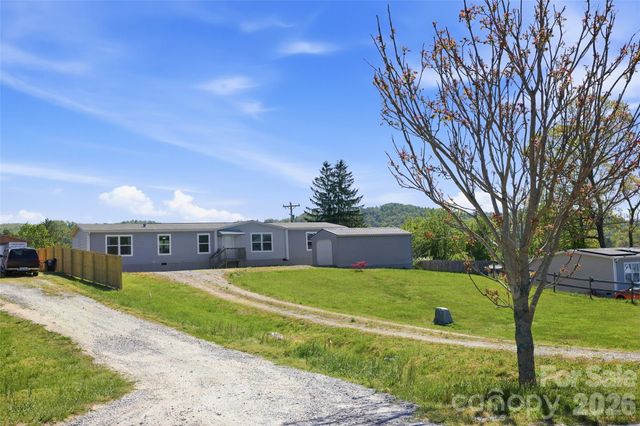123 Big Oak Road, Hendersonville, NC 28792