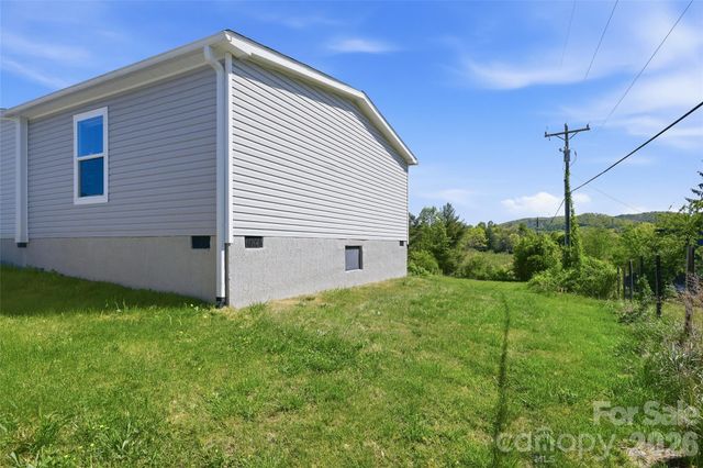 123 Big Oak Road, Hendersonville, NC 28792