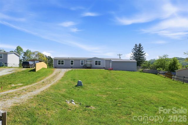 123 Big Oak Road, Hendersonville, NC 28792