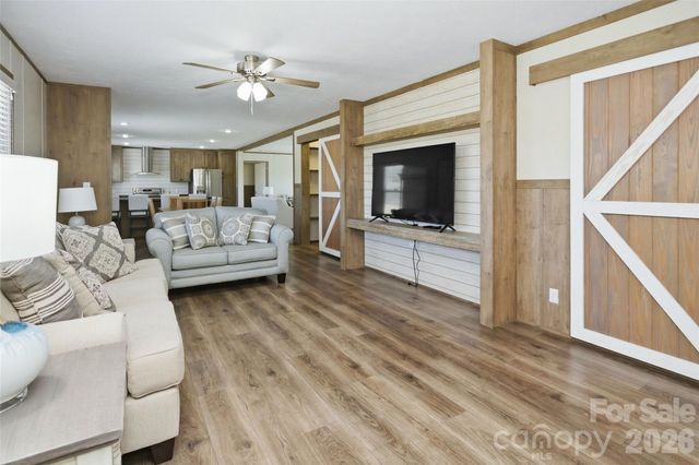 123 Big Oak Road, Hendersonville, NC 28792