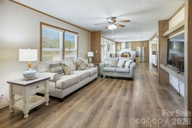 123 Big Oak Road, Hendersonville, NC 28792