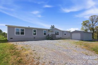123 Big Oak Road, Hendersonville, NC 28792