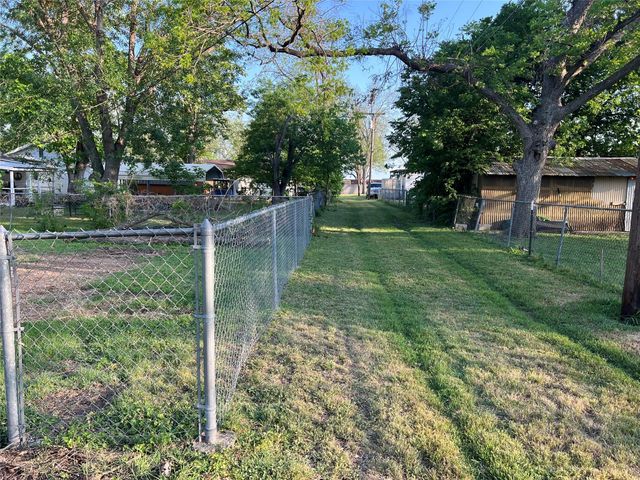 504 Alva ST, Thrall, TX 76578