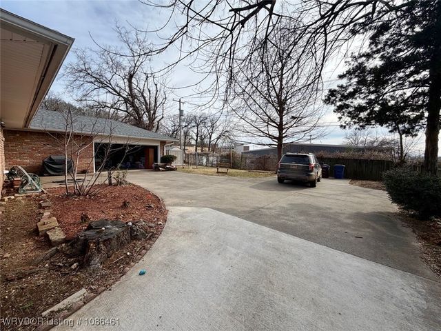 6910 Riviera Drive, Fort Smith, AR 72903