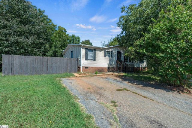 102 Riverbreeze Road, Greenville, SC 29611