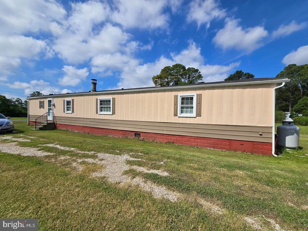 Image 1 of property listing at 26278 PEACH ST, Crisfield, MD 21817