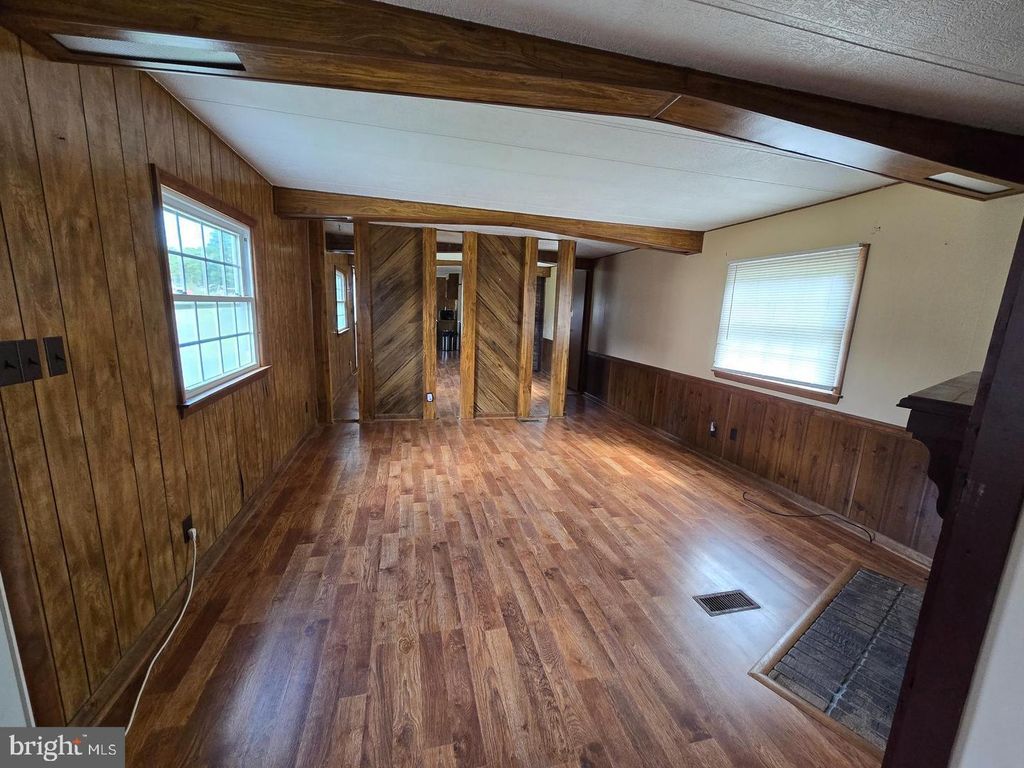 Image 11 of property listing at 26278 PEACH ST, Crisfield, MD 21817